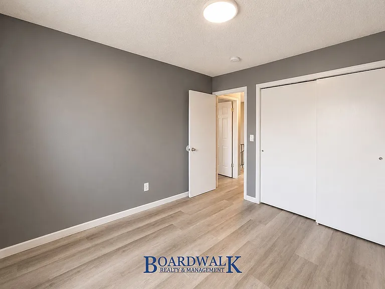 572 W 400 N 574 N — Photo 13