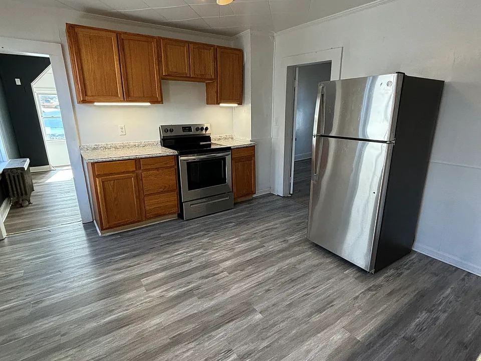 128 Main St #1