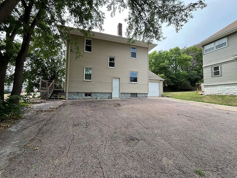 223 N Minnesota Ave — Photo 32