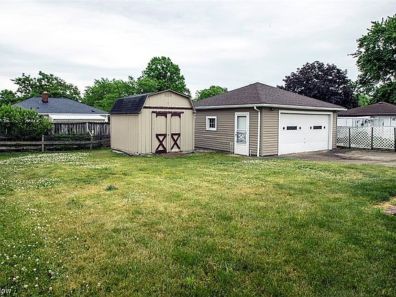 3rd image of 6425 Mariana Dr