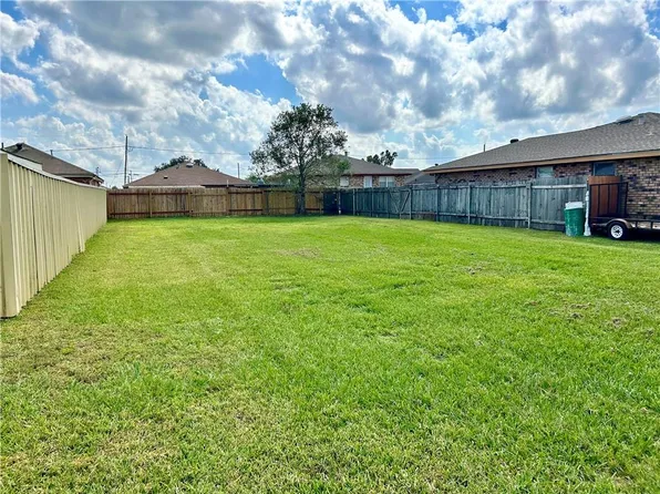 3501 Shannon Dr, Violet, LA 70092