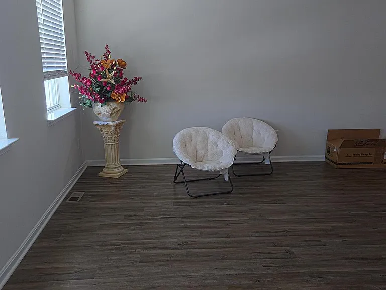 193 Drexel Ct — Photo 14
