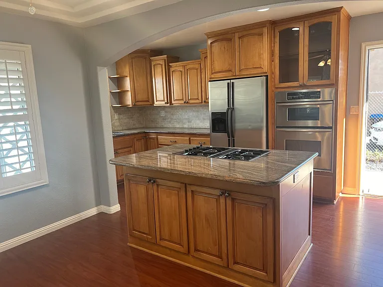 3887 Ocean View Blvd — Photo 2