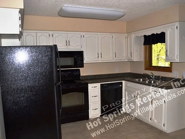 9 Ona Cir — Photo 8