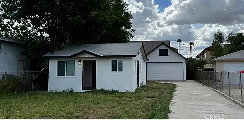 1012 Aldgate Ave Photo 1