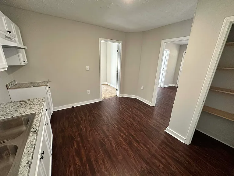 508 Launius St — Photo 5