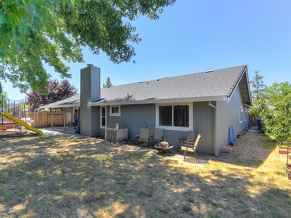 5th image of 120 Mesquite Ct