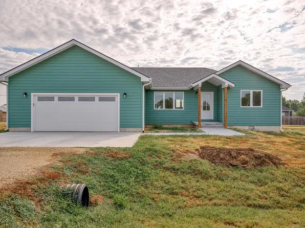 716 N Nelson St, Bennington, KS 67422