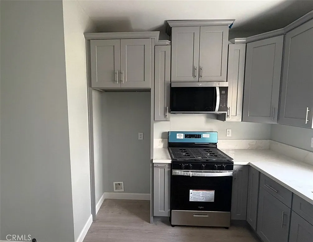 4 bed, 1600 sqft, $4,500 — Photo 3