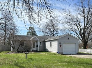 105 W Ash St, Robinson, IL 62454