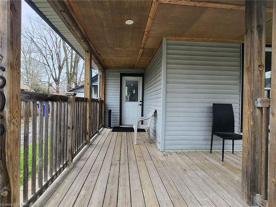 6061 Barker St, Niagara Falls, ON L2G 1Y5 Zillow
