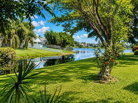 4th image of 1750 Harborside Cir