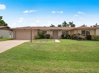 884 Cardinal St, Naples, FL 34104