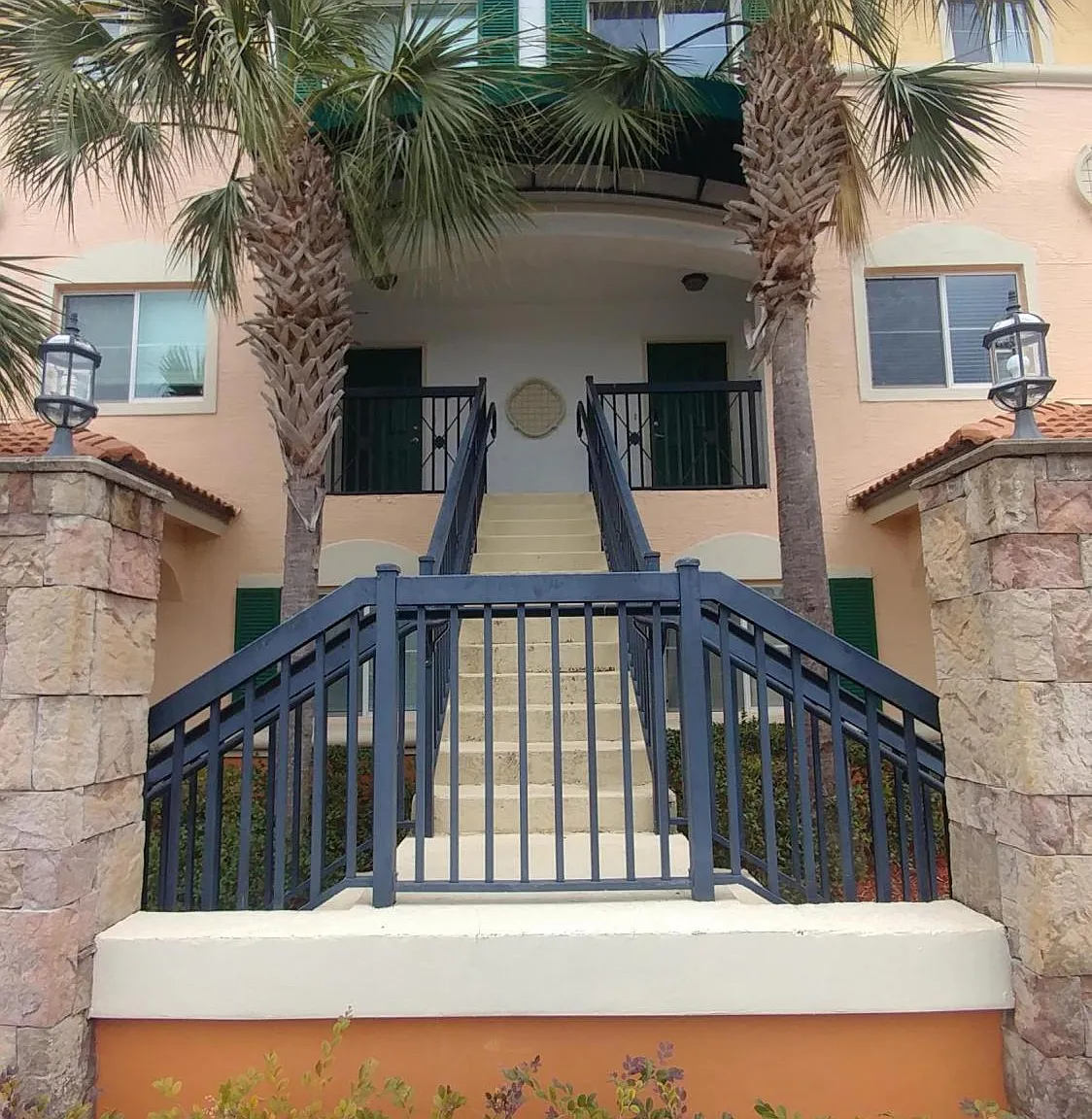 2 bed, 2.5 bath, 1159 sqft, $1,595 — Photo 3