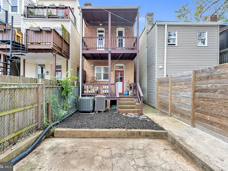 48 Q St NE #A — Photo 22