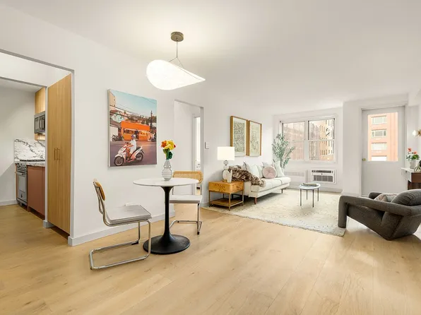 170 W 23rd St APT 5E, New York, NY 10011