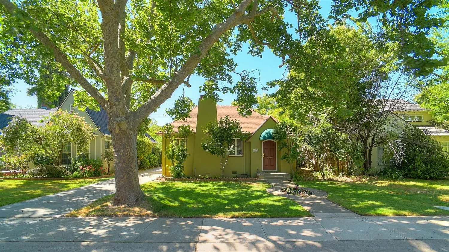 2510 Marshall Way photo 1