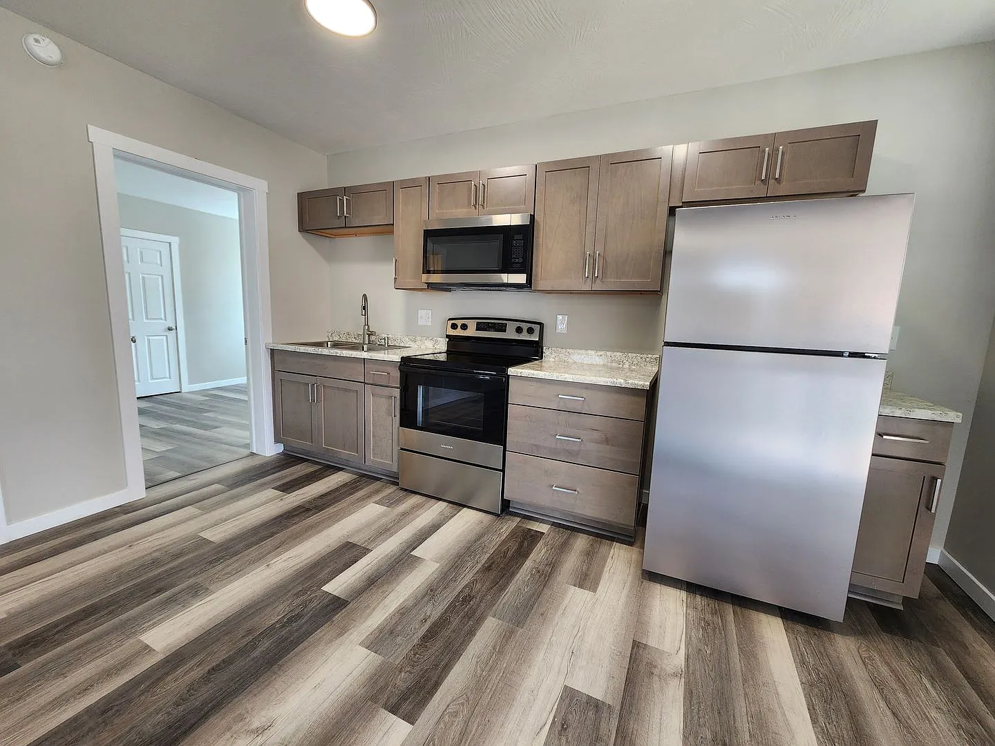 !! Available Now 2-Bedroom, 1-Bathroom Home Utilities Included !! — Photo 3