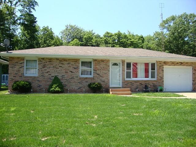 1st image of 207 White Oak Dr
