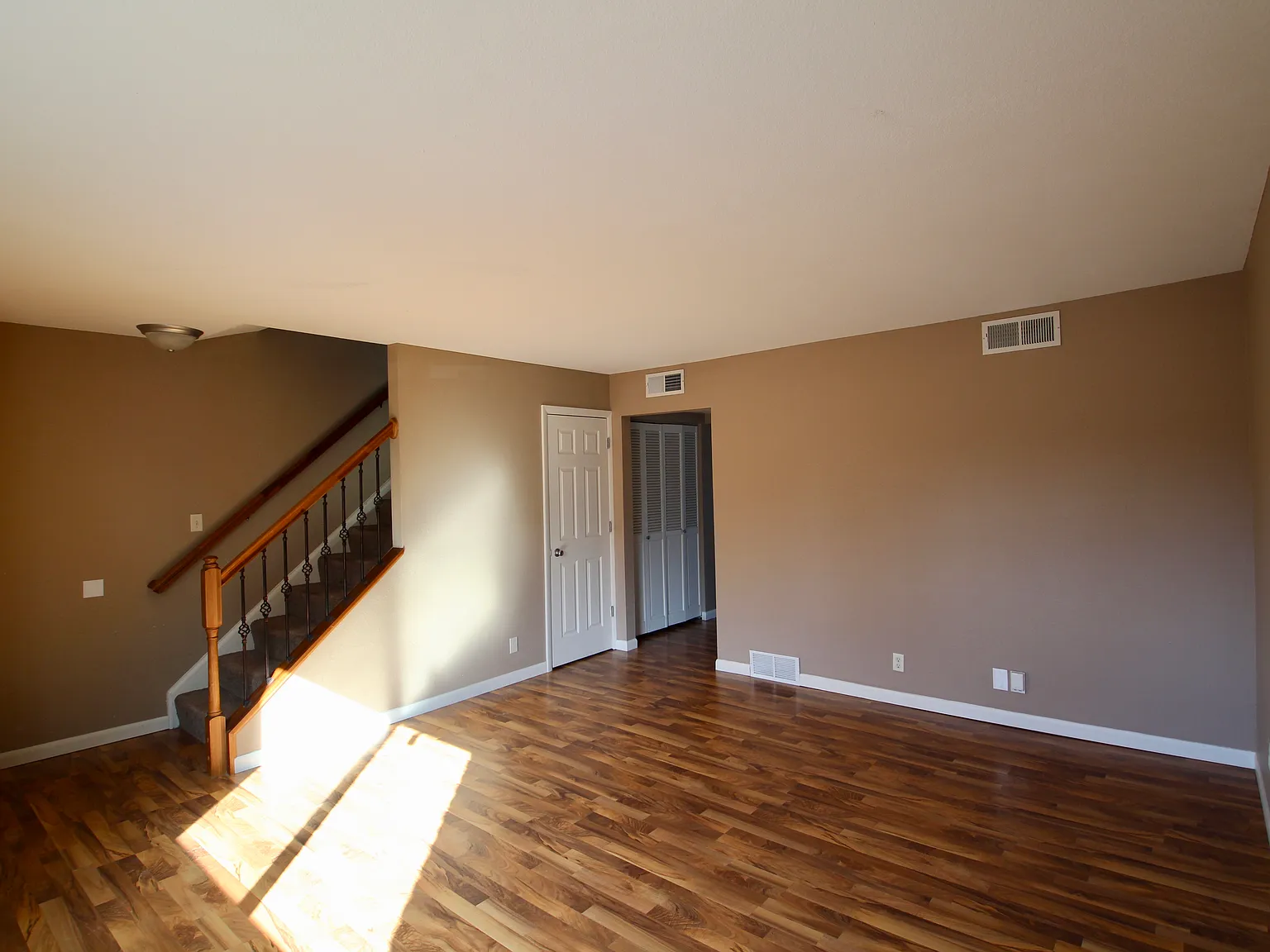 2 bed, 1.5 bath, 1064 sqft, $1,100 — Photo 1