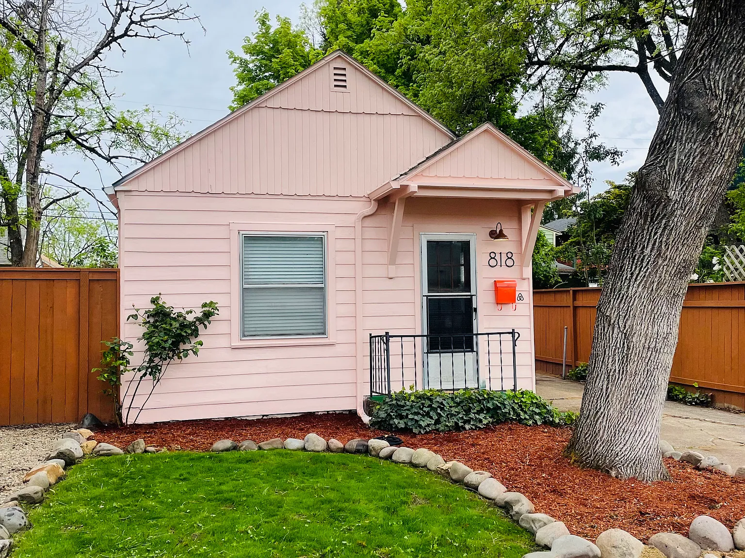 1 bed, 408 sqft, $2,150 — Photo 1