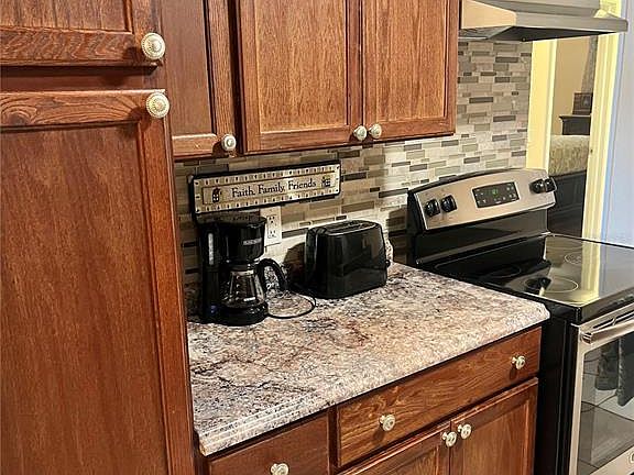 3rd image of 1935 Villa Rosa Dr