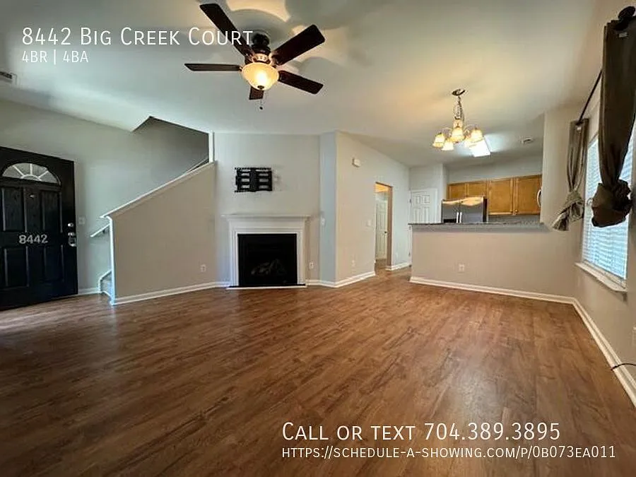 Corner Townhouse — Photo 4