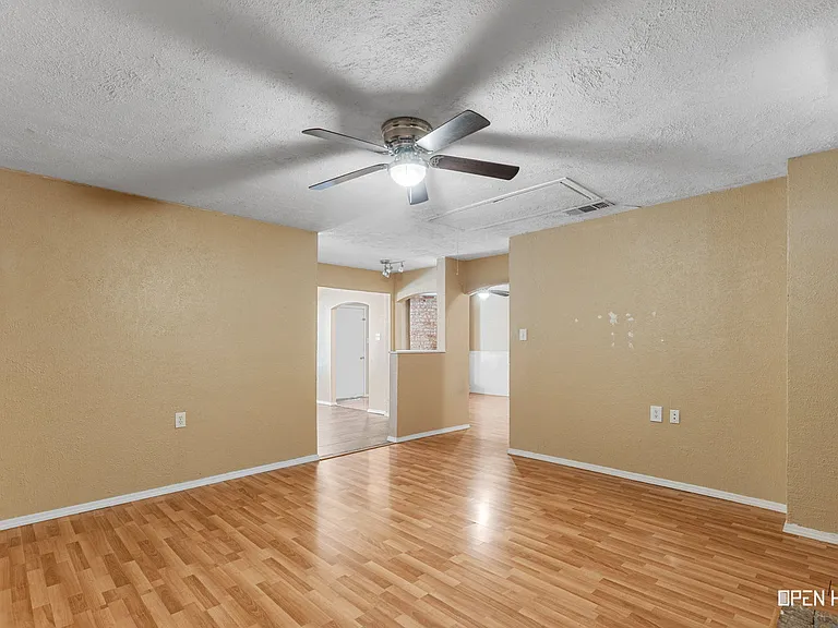 216 Dirks Dr — Photo 8