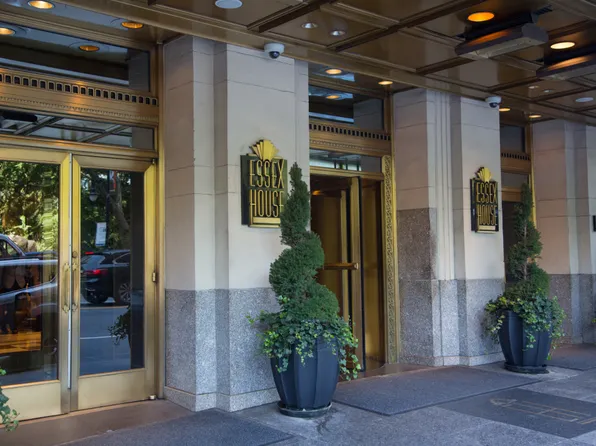 160 Central Park South image 12 of 13