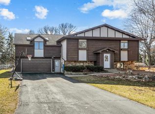 983 Honey Creek Rd, Oshkosh, WI 54904