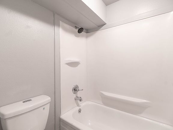 5th image of 824 12th St #103