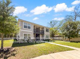 7656 Mailes Ct, Jacksonville, FL