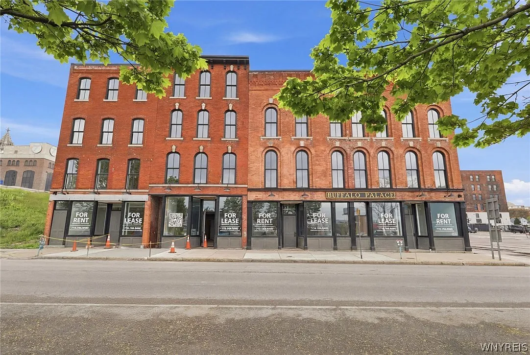 Building Photo - 136 Seneca St