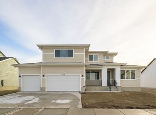 1990 E Hummingbird Dr, Eagle Mountain, UT 84005