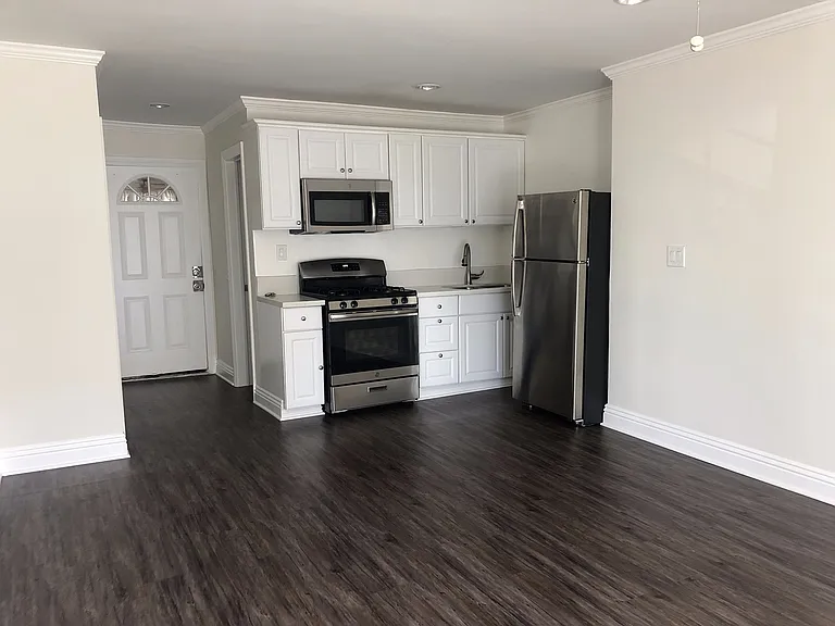 101 N Normandie Ave — Photo 4