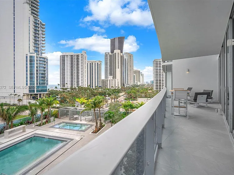 17550 Collins Ave #504 — Photo 8