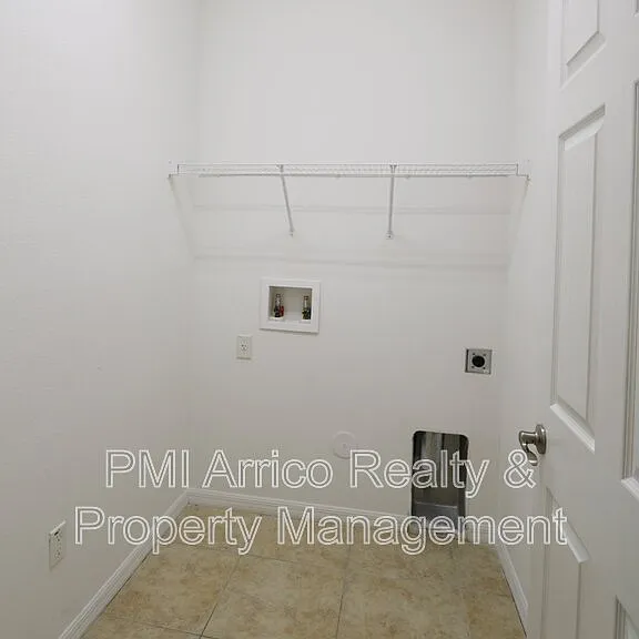 622 Breezeway Ct — Photo 22