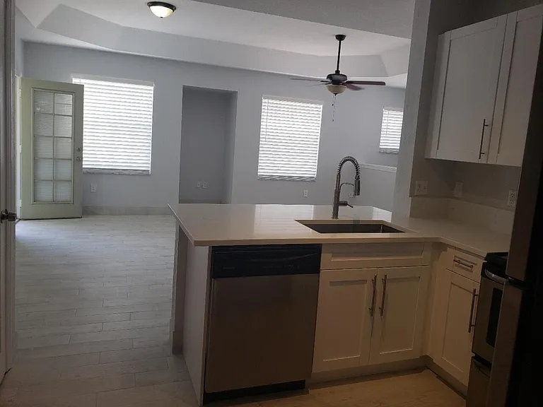 1005 Belmont Pl #1005 — Photo 9
