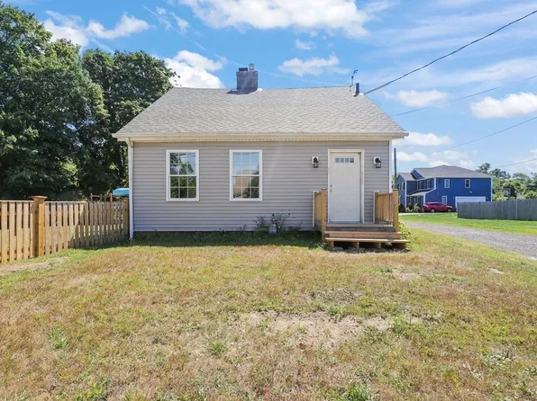 421 Huttleston Ave, Fairhaven, MA 02719