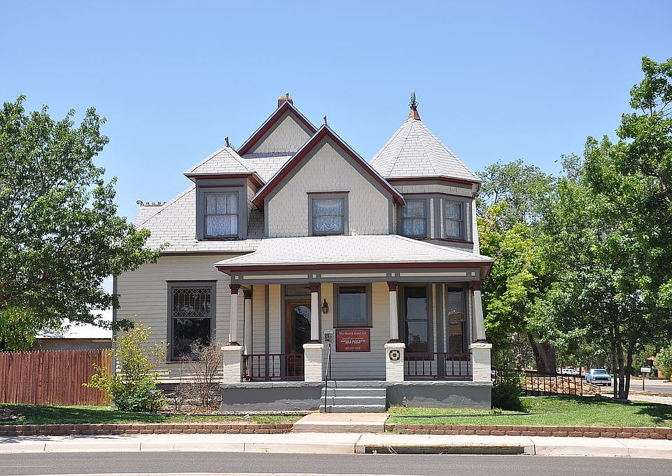 1st image of 401 S 1st St