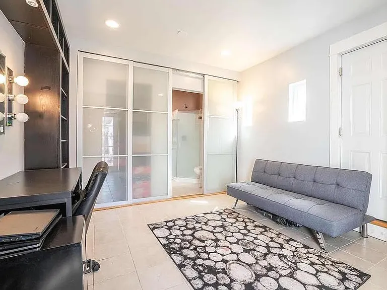 Emelita St — Photo 1