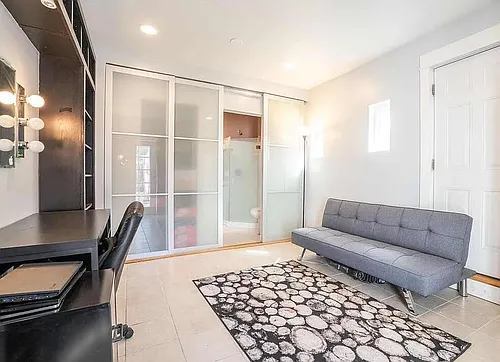 17507 Emelita St Photo 1