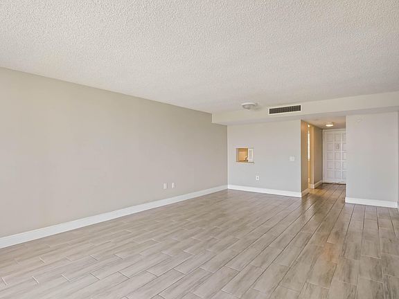 3rd image of 4254 Deste Court #208