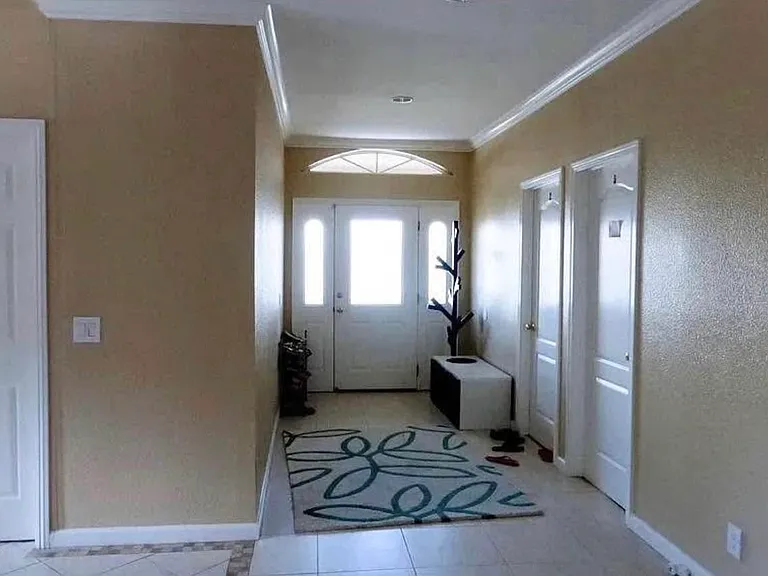 107 S 19th St #11 — Photo 2