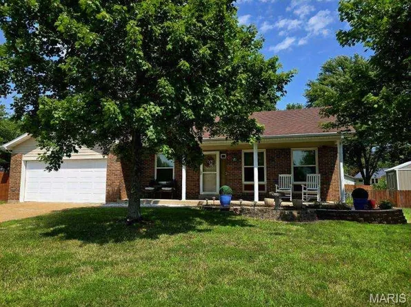 624 Westbridge Dr, Saint Peters, MO 63376