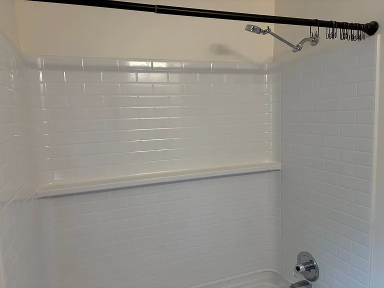555 Upland St — Photo 14