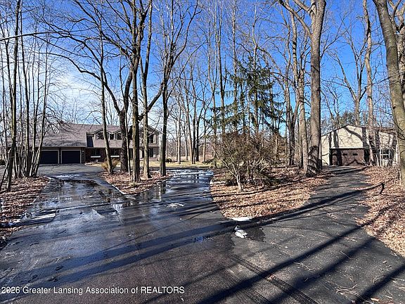 3rd image of 1075 N Edgar Rd