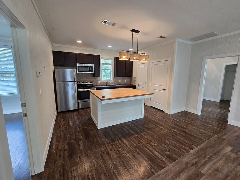 5444 Raymond Stotzer Pkwy — Photo 8