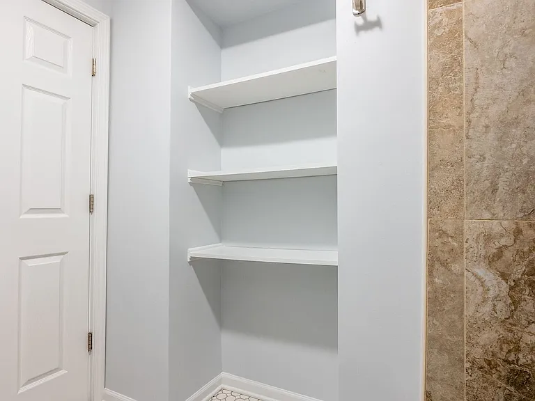 2852 N Lawndale Ave #A — Photo 17