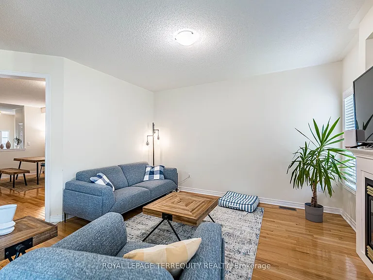 3926 Candlelight Dr — Photo 19
